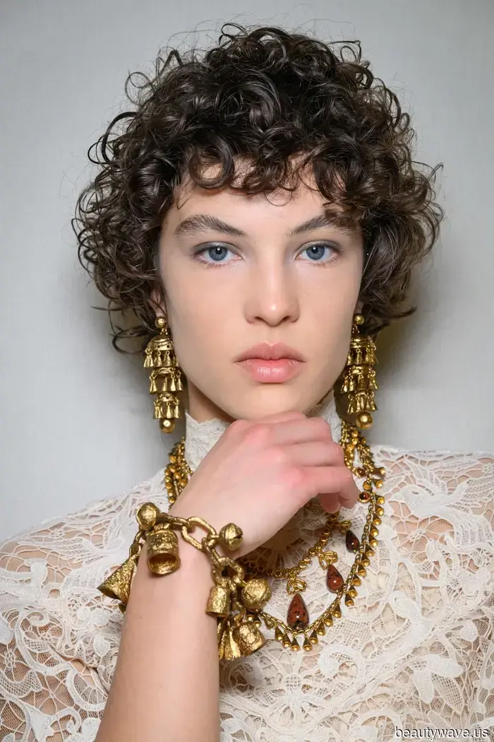 I Keep Thinking About Getting Curly Bangs—Here Are 16 Styles I've Sent to My Hairstylist.