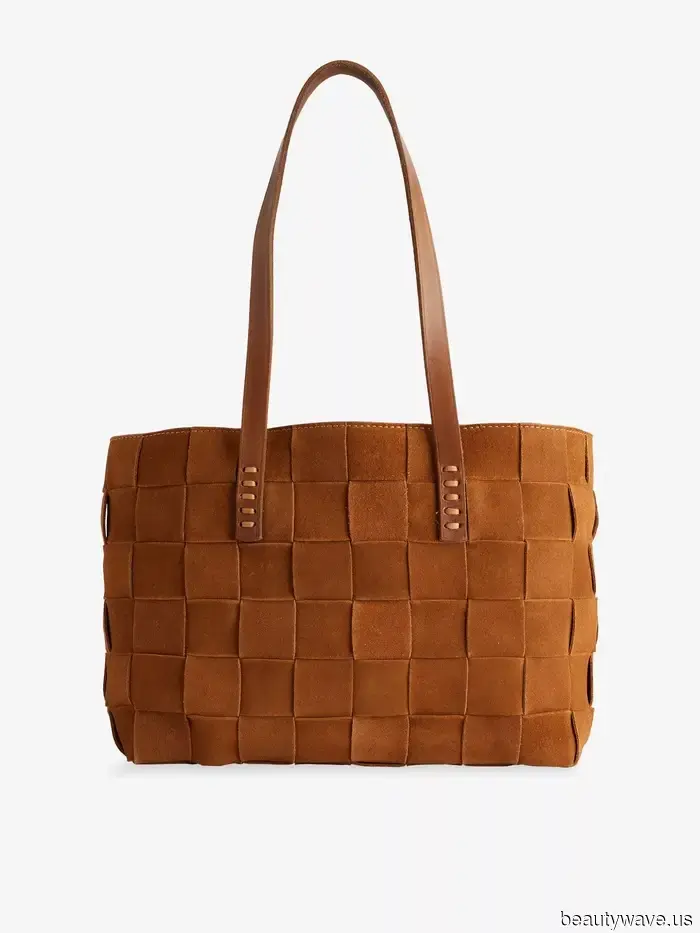 If you plan to purchase a woven bag this summer, choose this sophisticated and classic design.