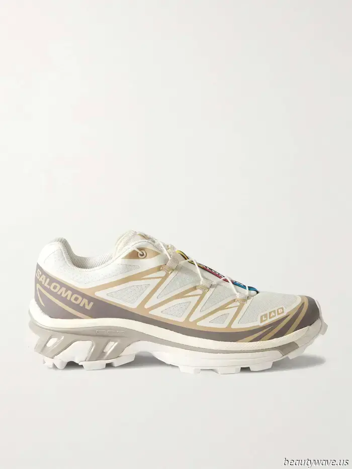 Neither a Nike nor an Adidas—this is the trainer trend that everyone is currently paying attention to.