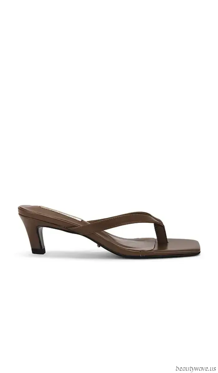 I just returned from Paris and noticed these four summer trends among the most fashionable women.