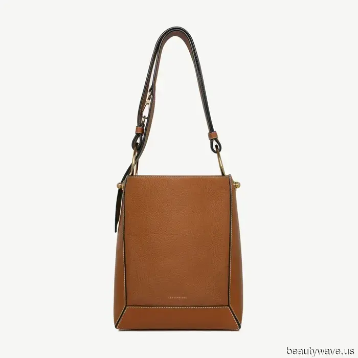 È vero: tutti quelli con buon gusto stanno indossando outfit con questo colore di sneaker di tendenza in questo momento.