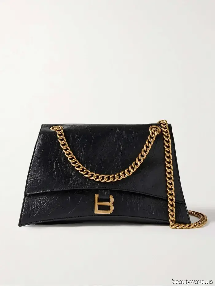 Non sembrerai mai fuori moda con pantaloni cropped se indossi questo e questo con essi.
