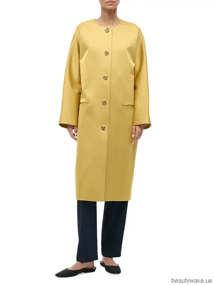 Está aquí: La tendencia de color primavera 2026 que las chicas it están usando con Uggs altos y leggings negros.