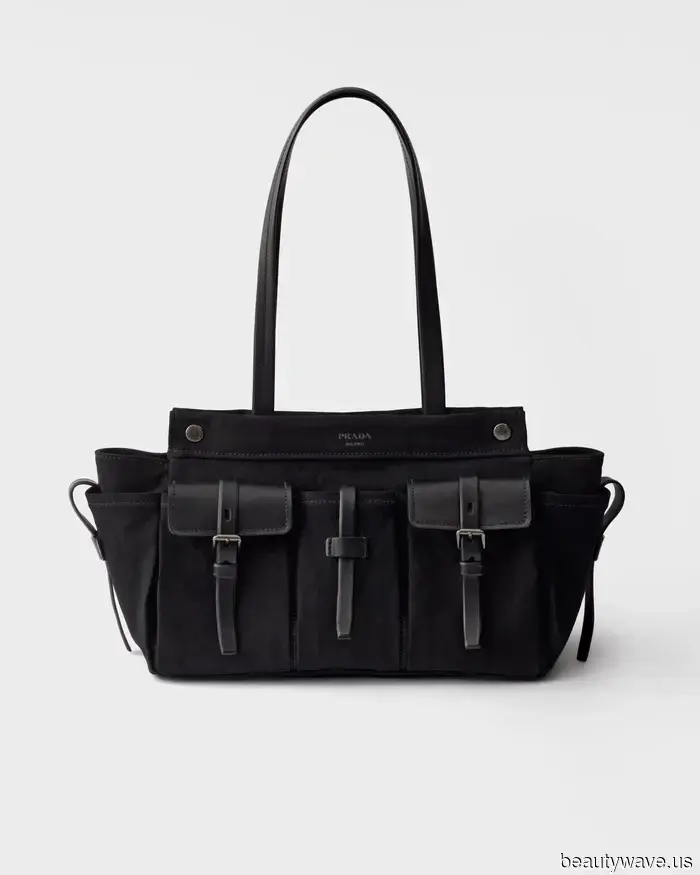 Esta nueva bolsa Prada de primavera ya está en el brazo de cada chica it.