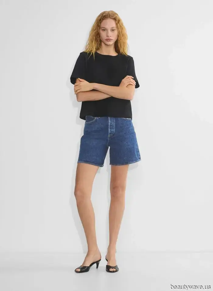 Aritzia is hosting a discreet sale, featuring jeans from the popular denim brand that cool girls adore.