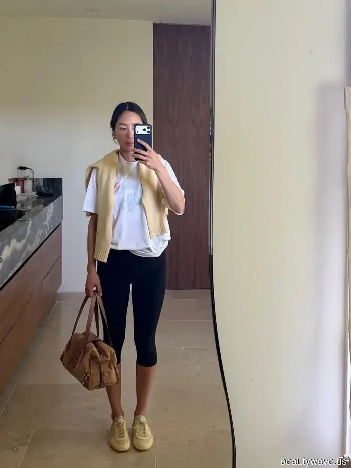 If you plan to wear capri leggings in 2026, style them like this, this, and this.
