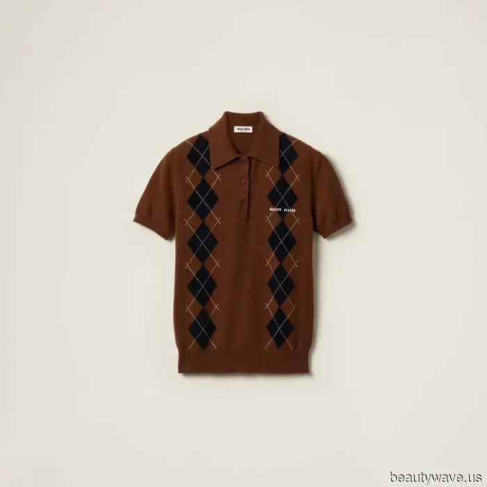 It's a fact: Everyone with a sense of style is currently sporting outfits that include this trending sneaker color.