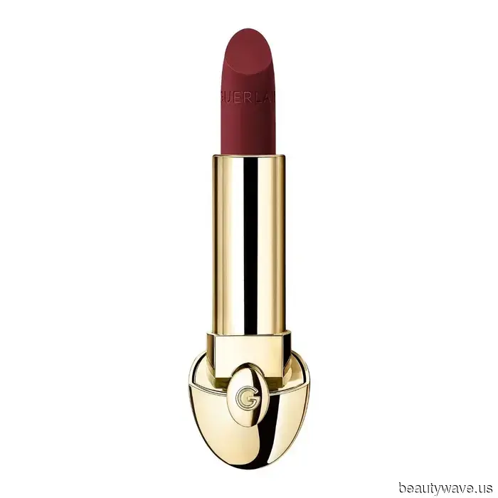 From Wine-Stained Lips to Glittery Accents: 10 Festive Beauty Trends That Fashion Enthusiasts Have Been Saving for Months