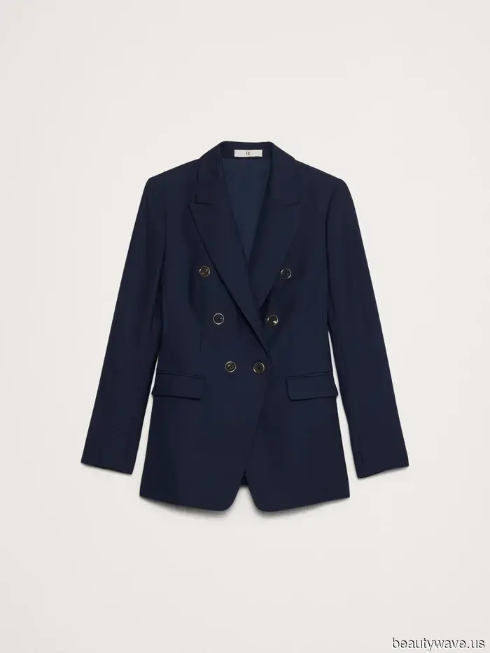 6 Stylish Blazer Looks That Trendy European Women Are Sporting