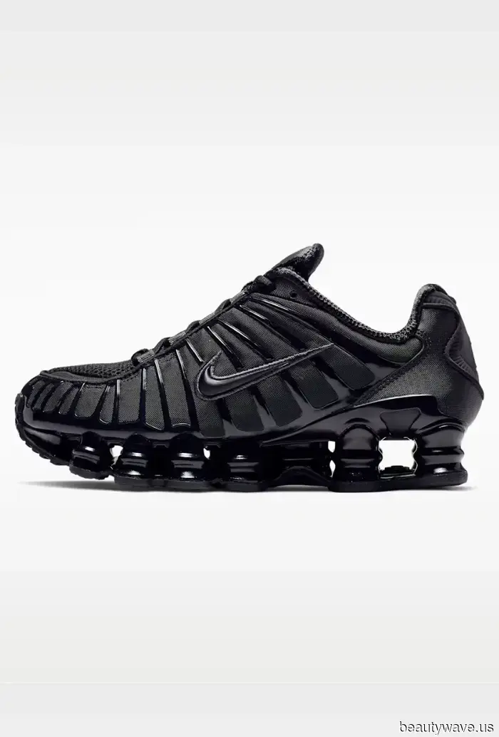 Not Ugg Boots, Not Low-Rise Jeans—Here Are the Y2K Trends That Are Most Significant This Summer.