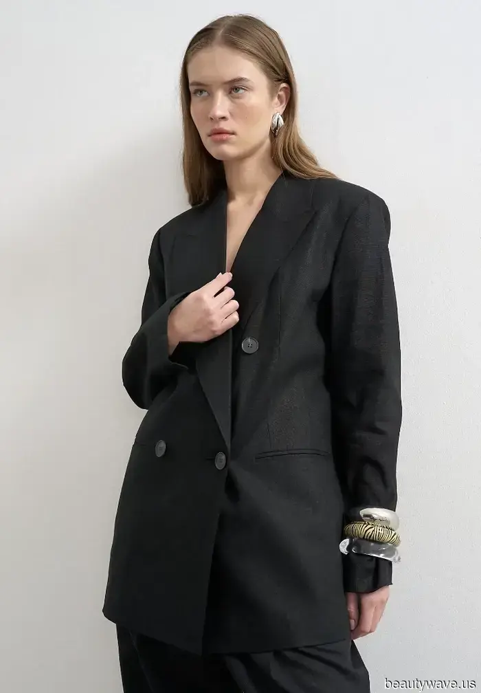 It's Official: These Are the Flat Shoes That Fashion Enthusiasts Are Pairing with Jeans and Skirts This Spring.