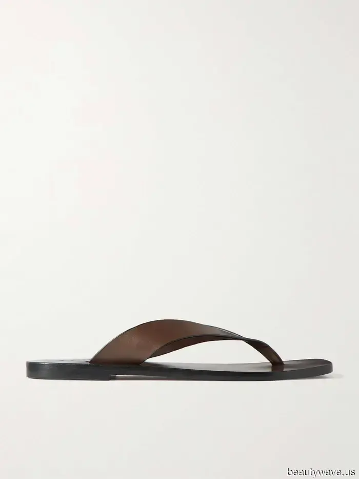 White jeans always appear stylish, but this sandal color enhances their chicness the most.