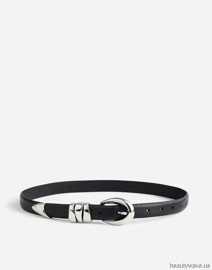 Escribo sobre moda y encontré los básicos más elegantes en oferta para la Semana Cibernética en Reformation, Gap y Madewell.