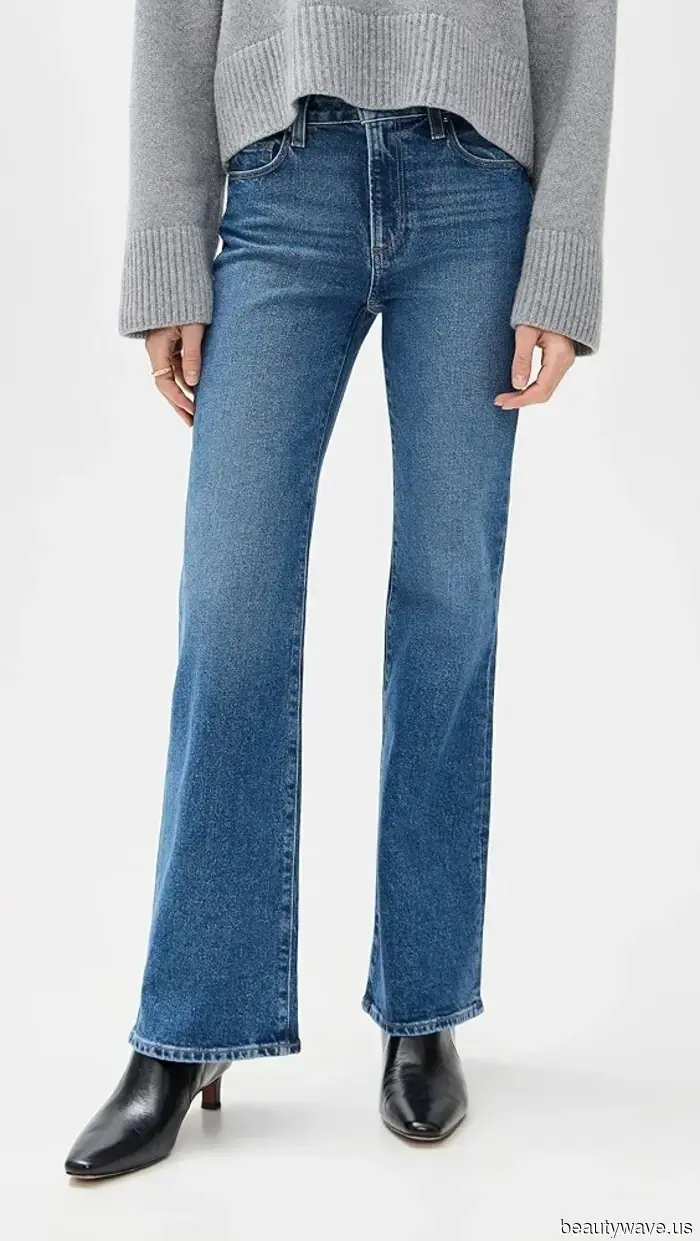Si vas a usar jeans bootcut a la moda, este estilo de camisa y este estilo de tacones son las combinaciones más efectivas.