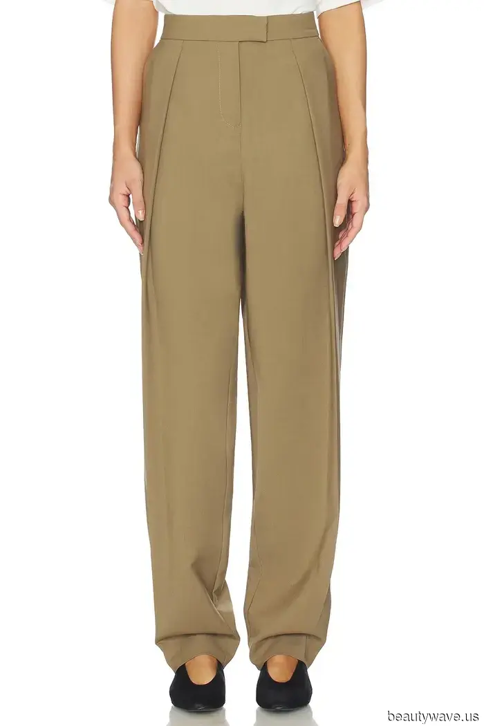 Sofia Richie Grainge está embarazada, y compartió la noticia con la chaqueta SRG que sé que se agotará primero.