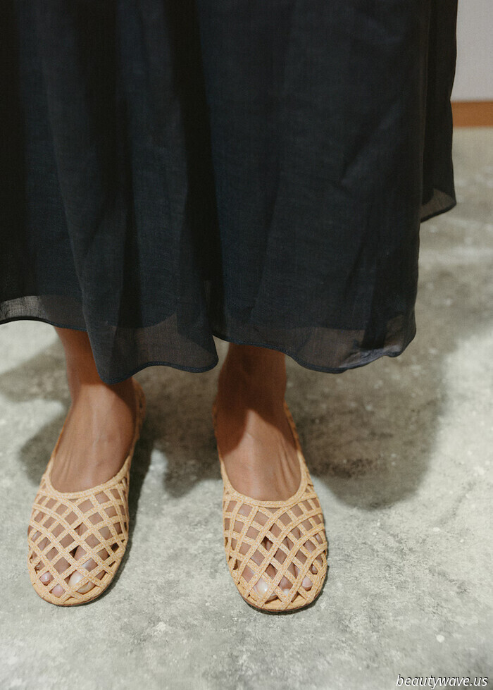 Not a Ballerina, Not a Sandal: If You're Sporting This Particular Flat-Shoe Trend, I'm Aware You Possess Great Style.
