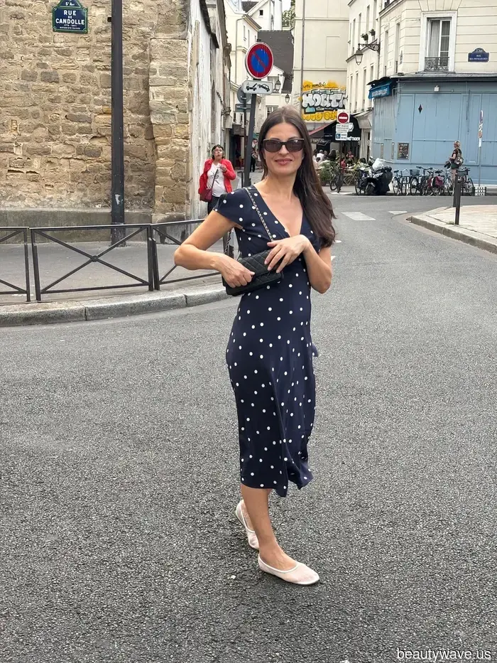 5 Spring Trends This Stylish Parisian Mom Adopts from Her Daughters