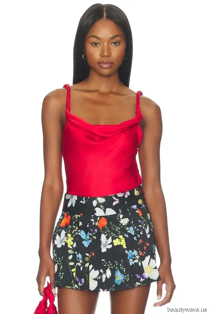 Here are the surprising color combinations that everyone stylish is already sporting this spring.