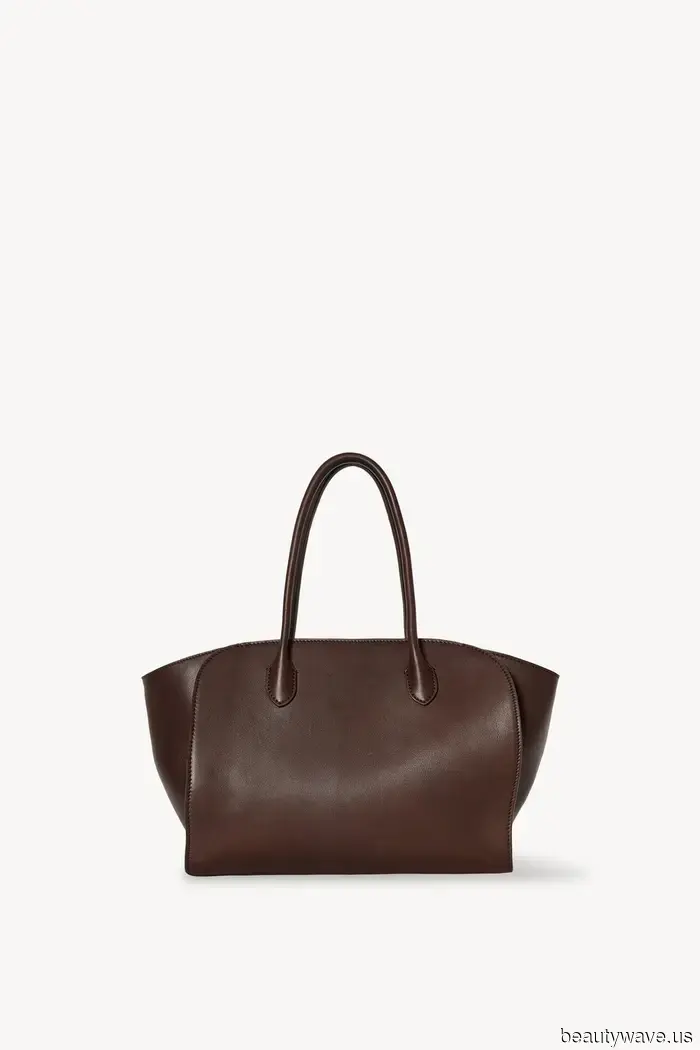 Instagram hat es gerade bestätigt: Diese elegante, minimalistische The Row Tasche steht kurz davor, Kultstatus zu erreichen.