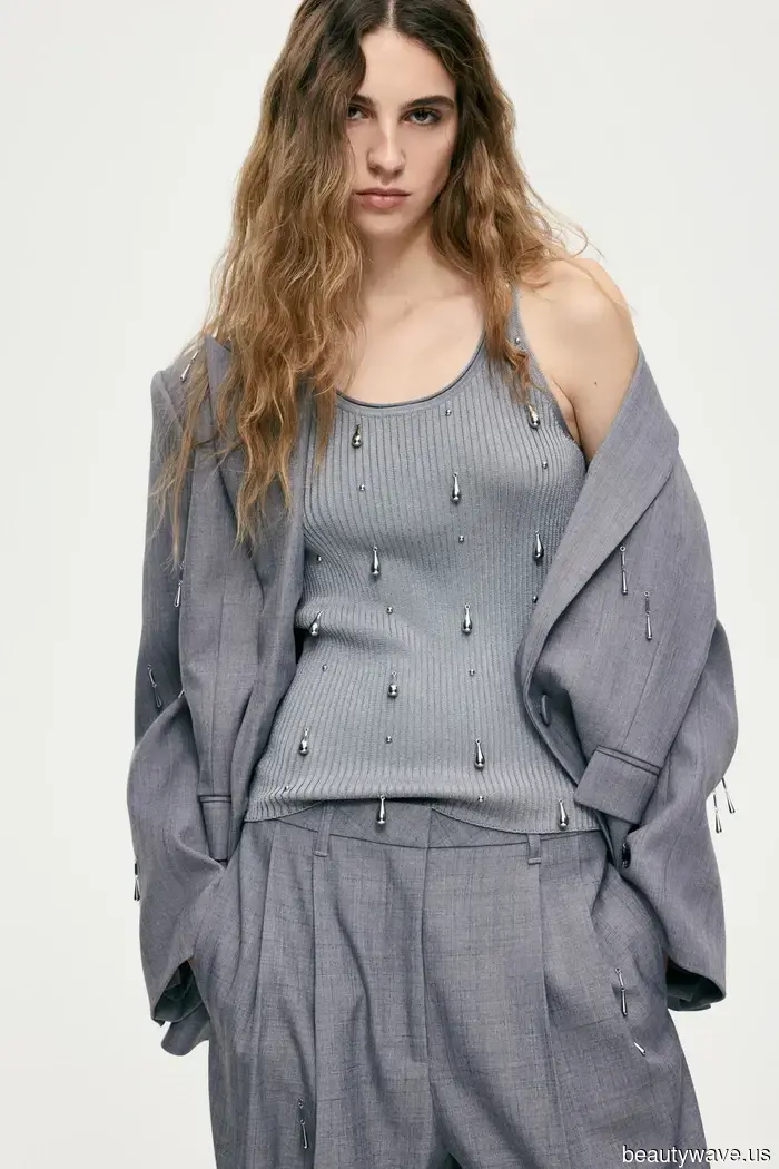 Fondamentalmente, tutto ciò che le persone della moda vogliono in questo momento è perline, e questi sono i loro preferiti.