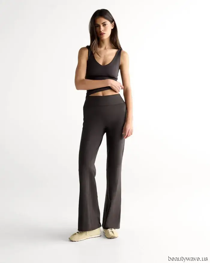Los leggings en verano son un imprescindible&mdash;5 formas de llevarlos en 2026