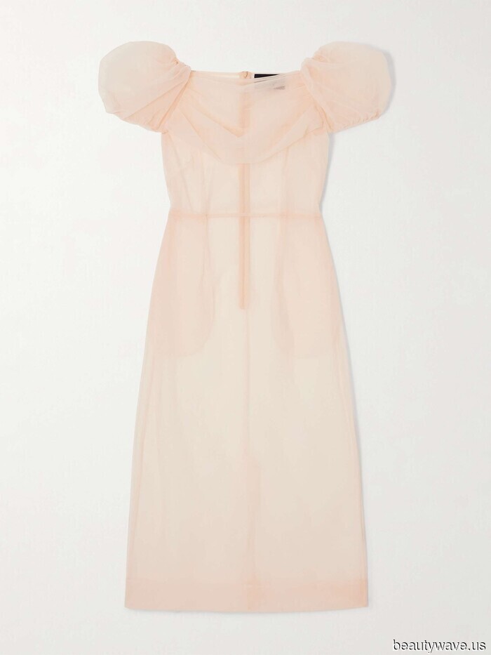 From classic (yet revived) handbags to understated attire, these 7 luxurious winter trends are essential to be aware of.