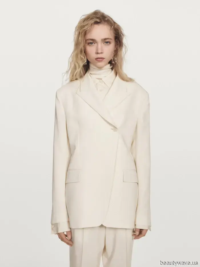 Victoria Beckham ci ha appena mostrato esattamente come indossare alcune delle tendenze cromatiche più importanti dell'inverno 2025.