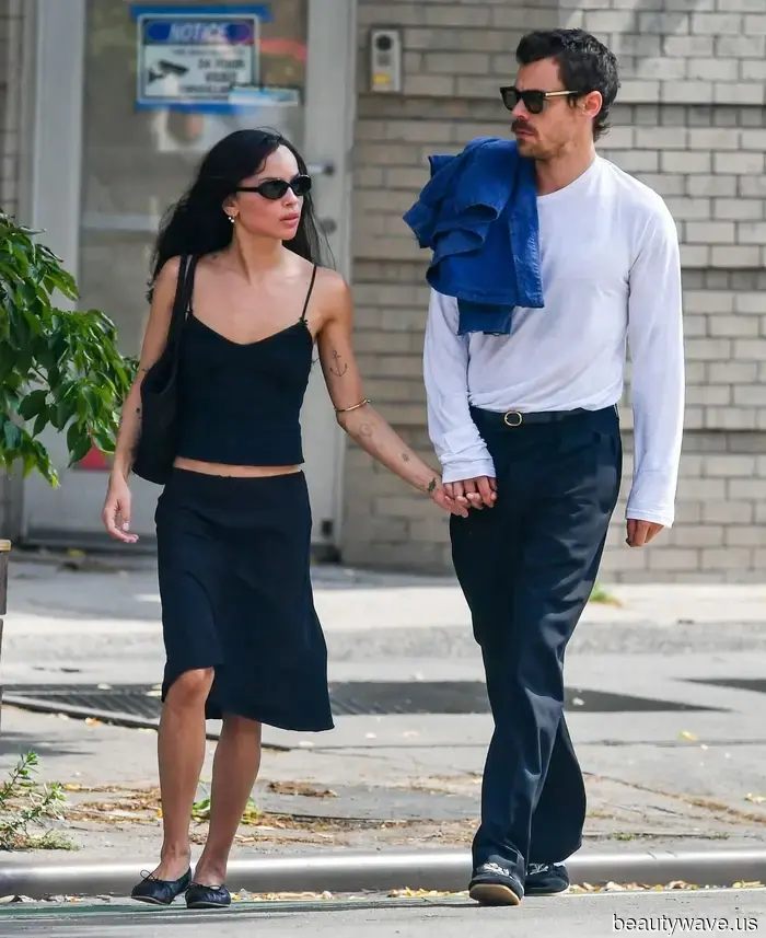 Entschuldigung, weiße Röcke&mdash;Zo&euml; Kravitz hat gerade das Alt 2025 getragen, das diesen Herbst überall in NYC sein wird.