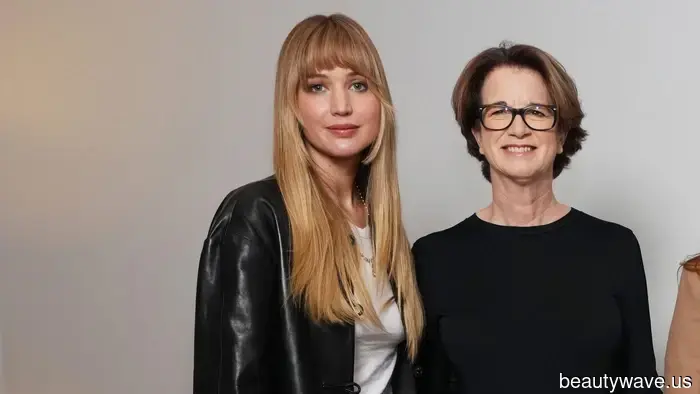 Jennifer Lawrence Recently Donned the Stylish Leather Jacket That Is at the Top of My Colleagues' Winter Wish Lists.