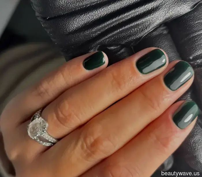 7 colores de uñas que las personas más elegantes están usando en sus manos este diciembre