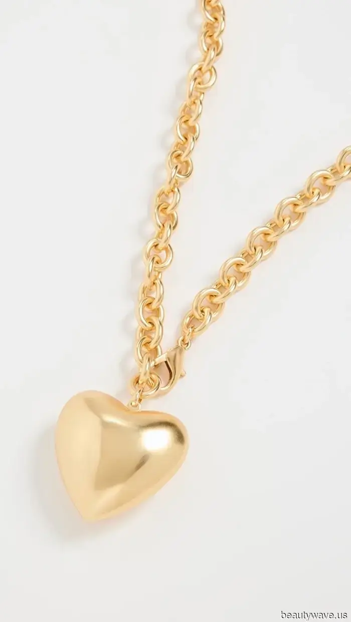 BRB, sto aggiungendo i look del tour Off-Duty di Lana Del Rey al mio mood board