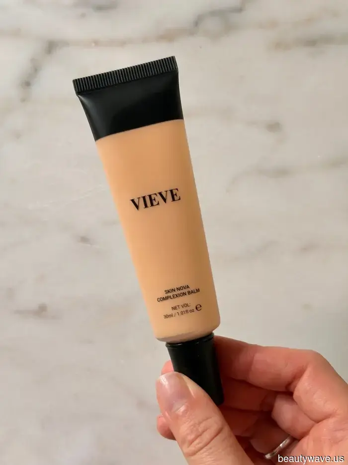Ich hasse das Gefühl von schwerem Make-up&mdash;diese aufbaubaren Formeln sind wie "deine Haut, aber besser"