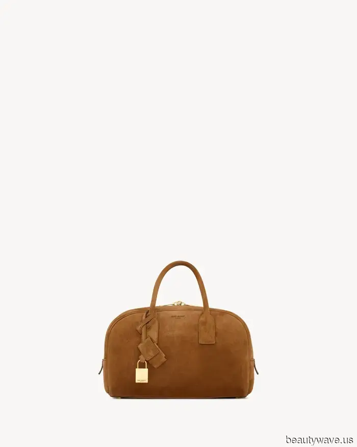 So che hai un gusto classico se stai portando questa borsa senza tempo.