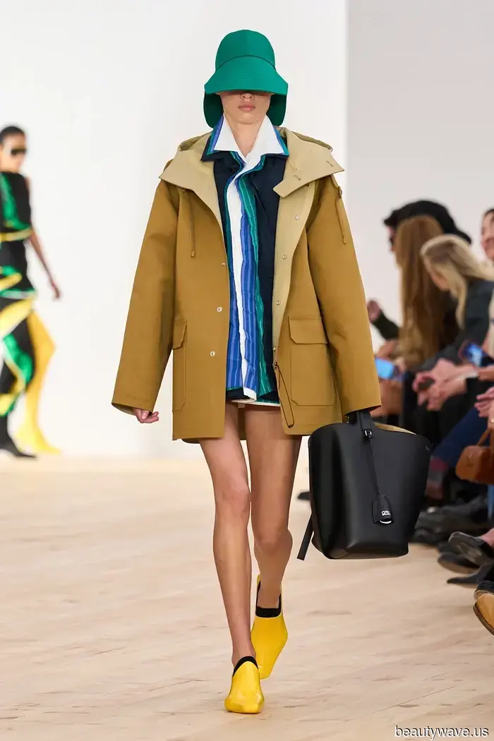 More Stylish Than White T-Shirts and Crewneck Sweaters—Here Are the Major Top Trends to Watch for 2026.