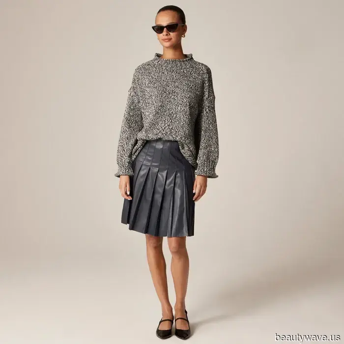 J.Crew ha appena lanciato una nuova generazione dei suoi iconici maglioni a collo alto.