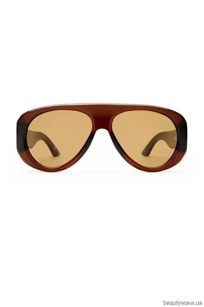 It’s still April, yet here are 7 summer micro trends that fashion enthusiasts are already sporting.