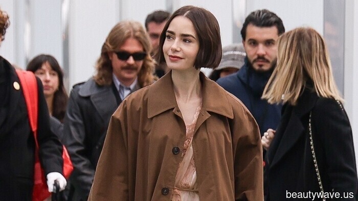Lily Collins acaba de llevar la tendencia de 2026 que nunca esperé ver en una estación de tren (incluso en París)