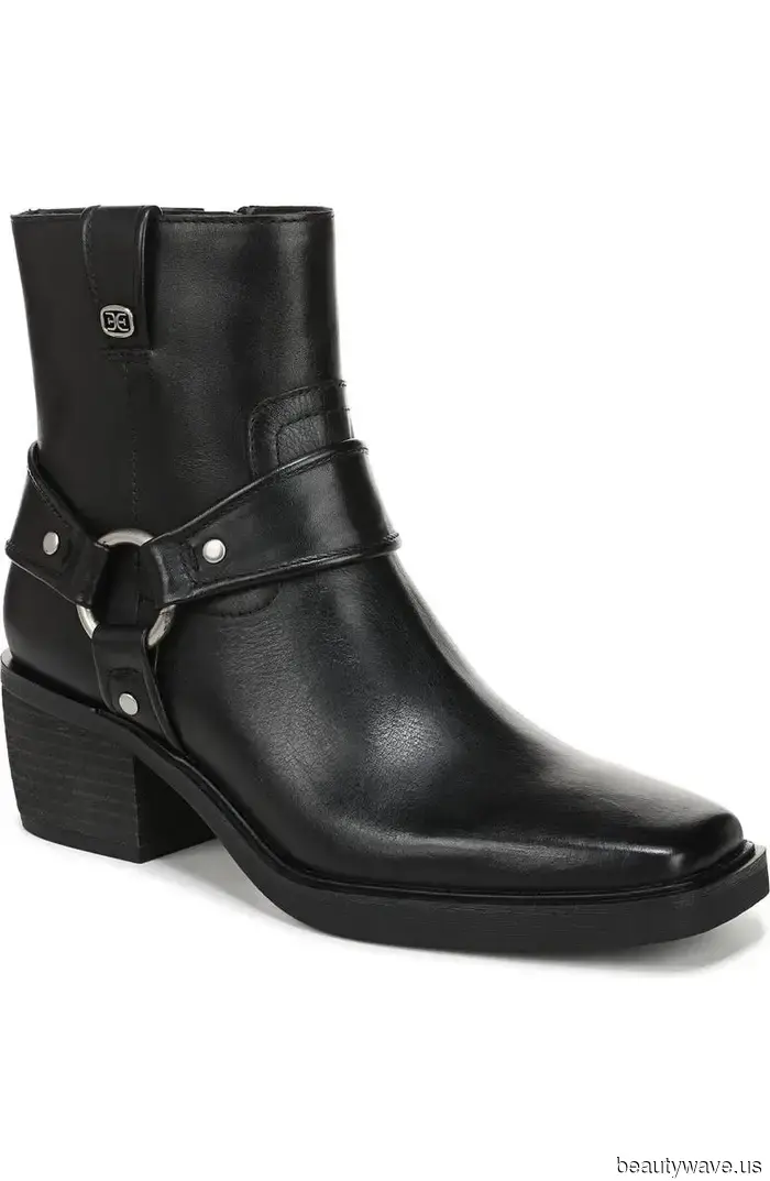 I’ve just discovered *the* denim trend that Parisian women are sporting with kitten heels.