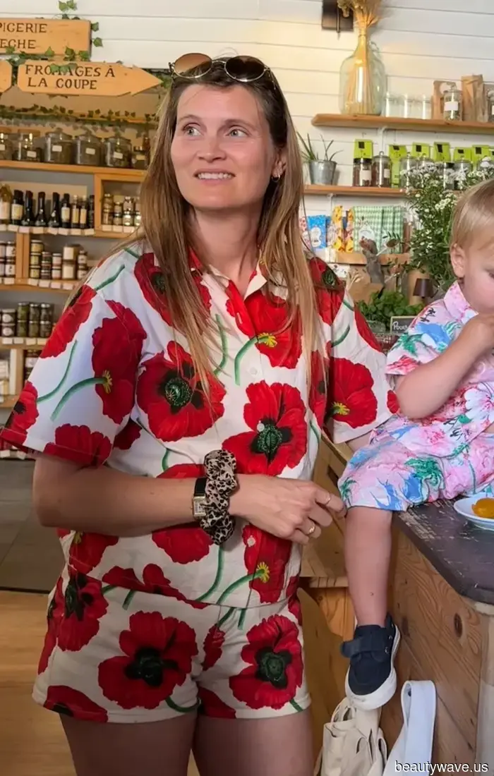 Le donne francesi stanno abbandonando i delicati fiori per questa audace tendenza di stampa estiva.