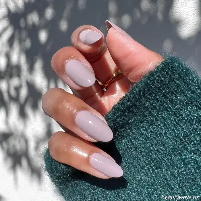 Not Beige, Not Milky—I’ve Discovered the Most Stylish Neutral Manicure for Fall.