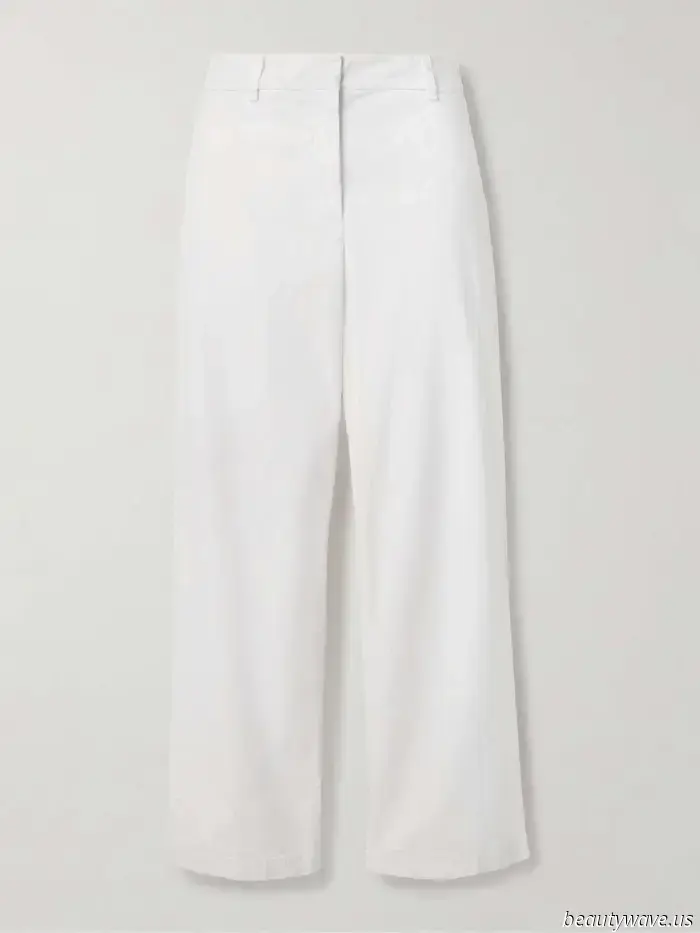 Is it just me, or are all the trendy girls now combining ballet flats with this anti-denim pant trend?