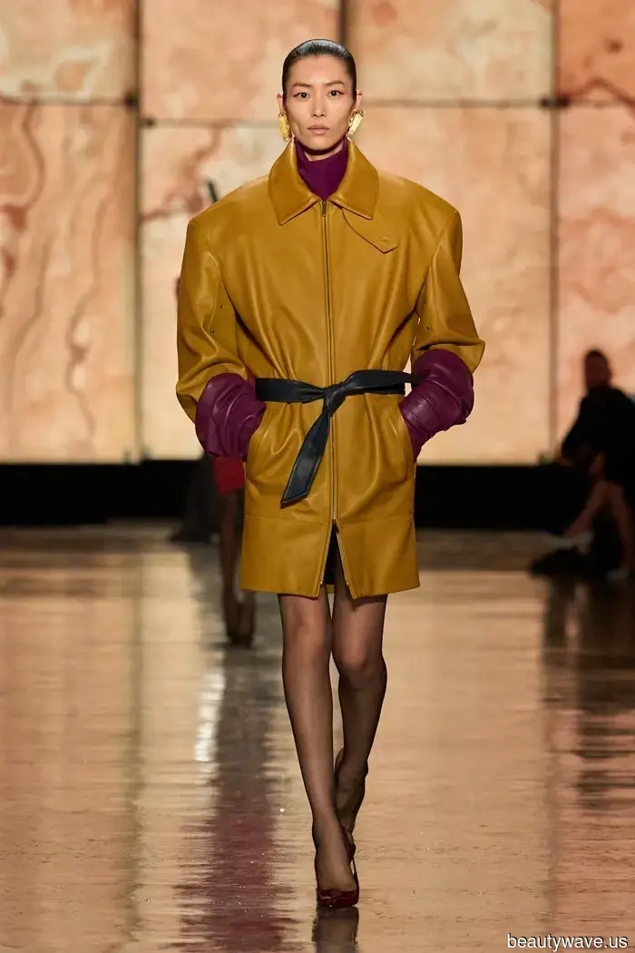 To achieve a classy and affluent look this season, this is the color combination you ought to choose.