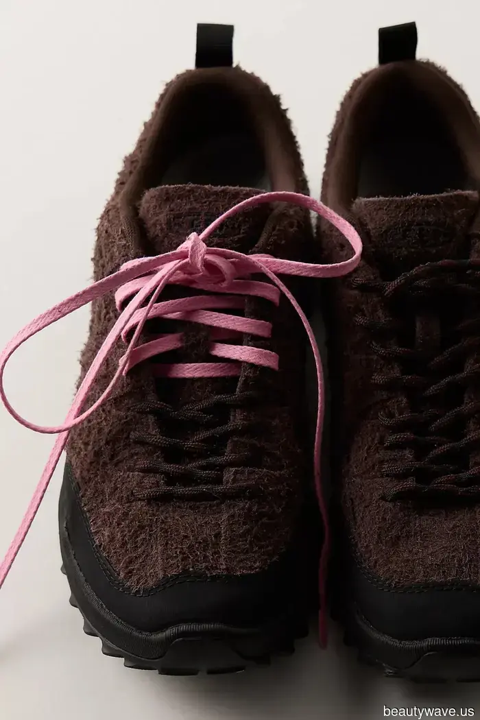 Dieser britische Style-Influencer hat mich auf eine Sneaker-Marke aufmerksam gemacht, die meiner Liebe zu Salomon Konkurrenz macht.