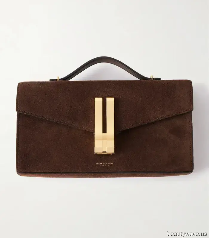 Put Down the Shoulder Bags—Fashion Enthusiasts Are Opting for This Trend to Achieve a More Stylish Look.