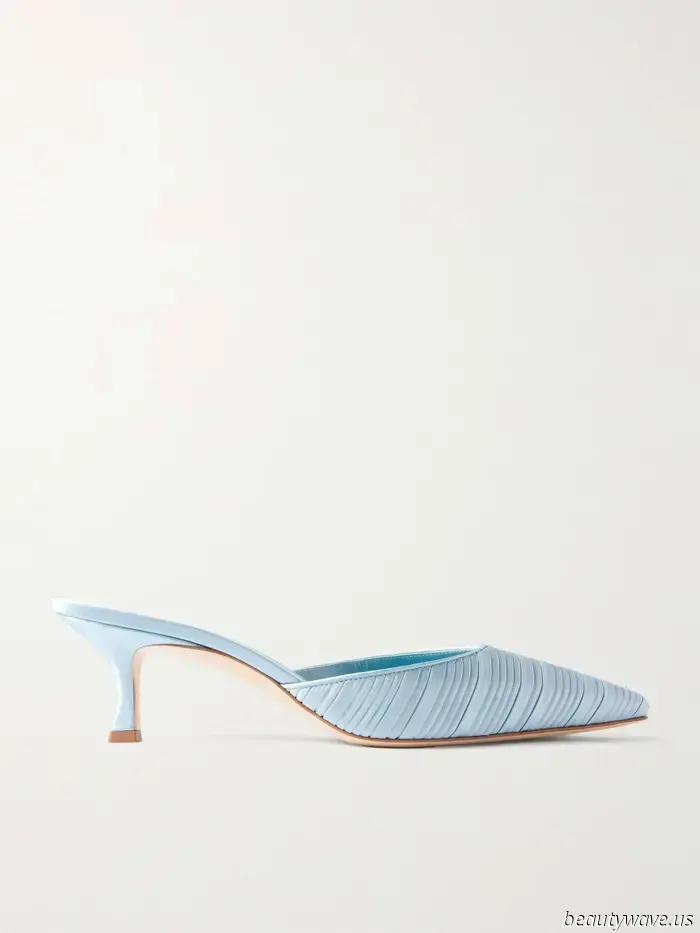 Von Slip-Röcken bis hin zu Kätzchen-Heels ist das Satin-Stück ein Must-Have für 2025
