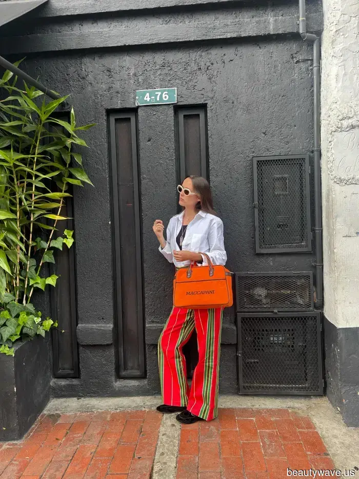 Spotted in the Lower East Side: The '80s-Inspired Denim That NYC's Trendiest Inhabitants Are Trading Their Blue Jeans For.