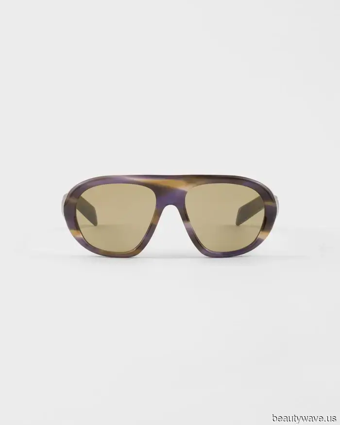 Я сравнила праздничные списки желаемого с моими стильными друзьями&mdash;эти 30 подарков вошли в каждый из них.