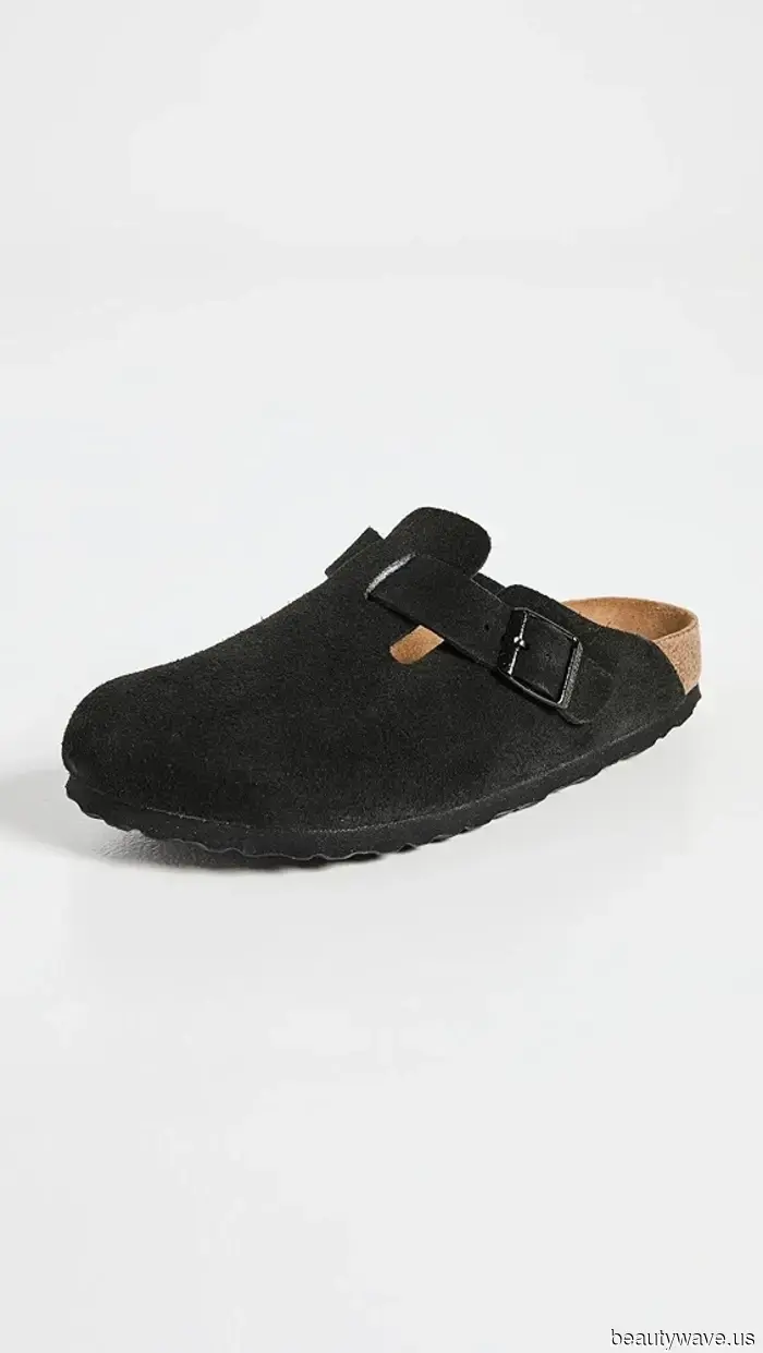 To Avoid a Dated Look While Wearing Birkenstocks, Match This Specific Style With This Pant Trend.