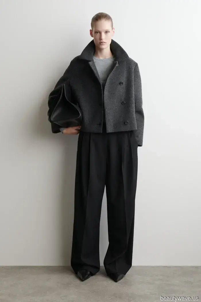 Victoria Beckham Sported a Beautiful Color Combination That Stylish Dressers Will Imitate Soon.