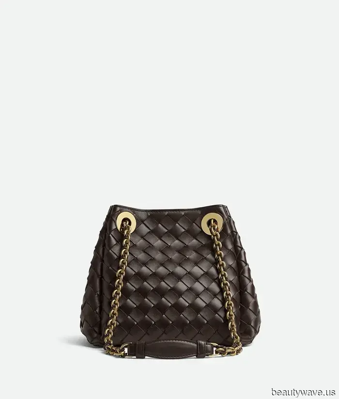 Apologies to my wardrobe full of black—these 7 colors are captivating me this season.